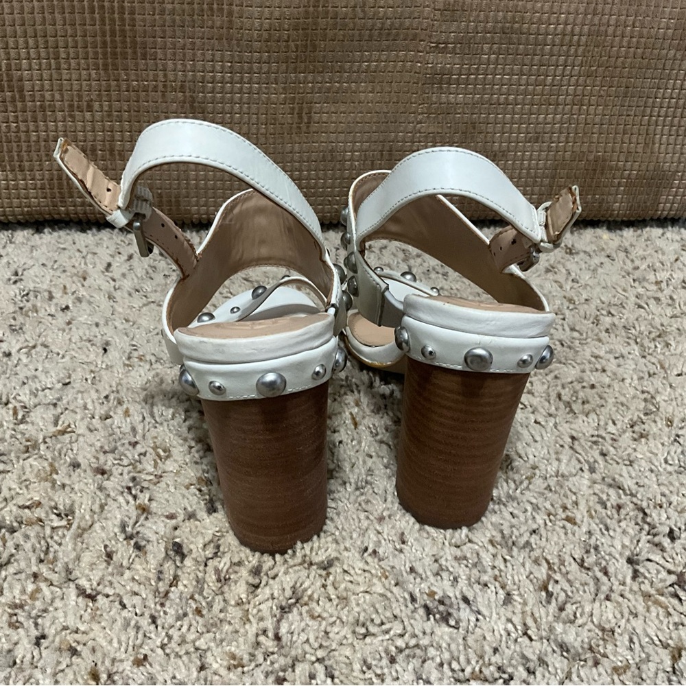 Guess hi heel ,wedges adjustable,women’s size 8.5 white. - Picture 10 of 11